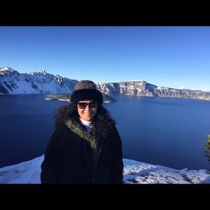 Meet your Posher, Monica